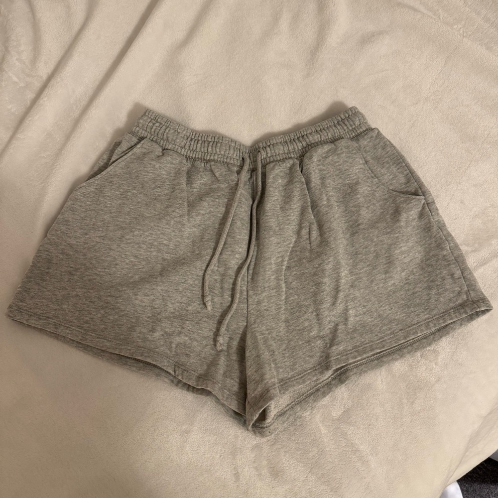 Aeropostale Women’s Slouchy High Rise Gray Elastic-Waist Fleece Lounge Shorts